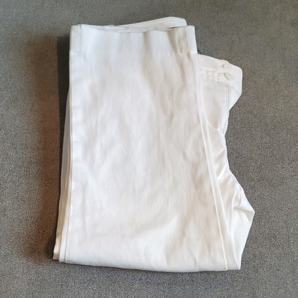 🌻 CHAPS Petite White Capri Pants • SZ 4P